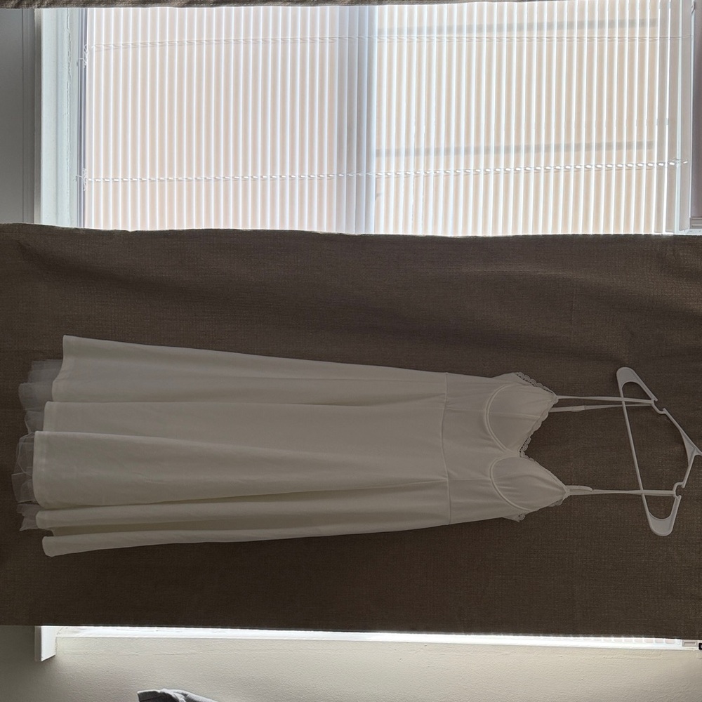 Elegant Cream Wedding Dress